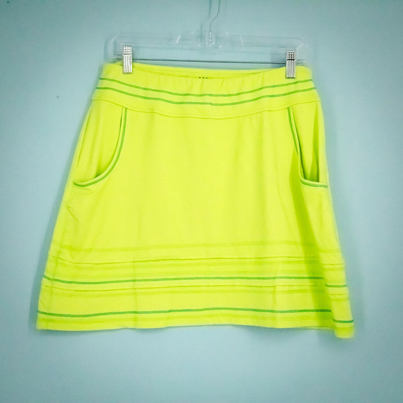 Title Nine Size Medium M Lime Green Breeze Contrast Stitching Pull On Skort - Picture 1 of 6